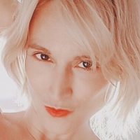Adrianevelsatis Nue