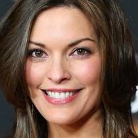 Alana De La Garza Nue