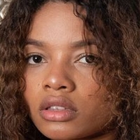 Alana Joness Nue