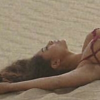 AlessiaSays Nue