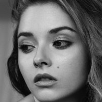 Alina Phillips Nue