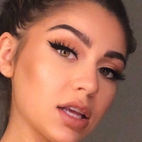Andrea Russett Nue