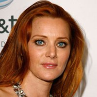 Angela Featherstone Nue