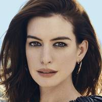 Anne Hathaway Nue