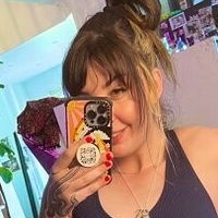 Aus Sarah Nue