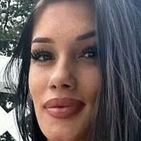 Baileyrostova Nue
