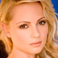 Beatrice Rosen Nue