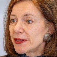 Belinda Lang Nue