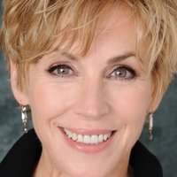 Bess Armstrong Nue