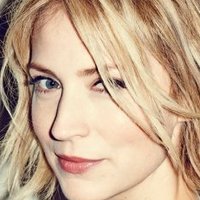 Beth Riesgraf Nue