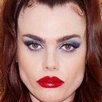 Charli Howard Nue