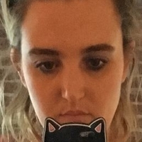 Chloe Fineman Nue