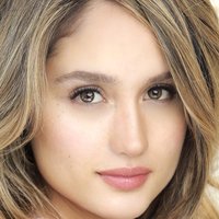 Cinta Laura Nue
