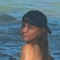 Claire Rosinkranz Nue
