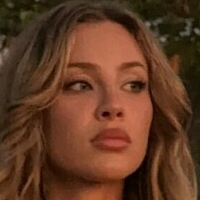 Daisy Keech Nue