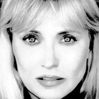 Darlanne Fluegel Nue