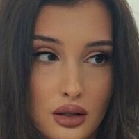 Darline Vivian Nue