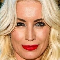 Denise Van Oulten Nue