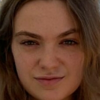 Ellie Bindman Nue