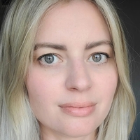 Elyse Willems Nue