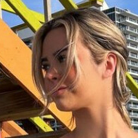 Em1ly El1zabeth Nue