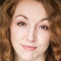 Emilia Graves Nue
