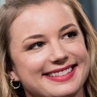 Emily VanCamp Nue