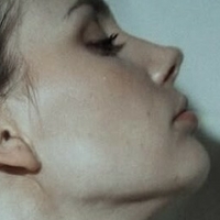 Eva Bloss Nue