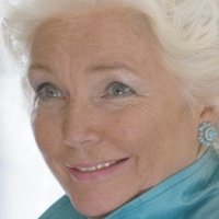 Fionnula Flanagan Nue