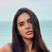 Gizelly Bicalho Nue