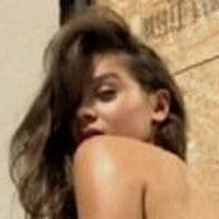 Hailee Stein Nue