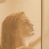 Hannah Hoekstra Nue