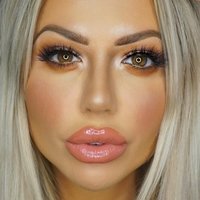 Holly Hagan Nue