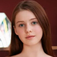 Isobel Fairbain Nue
