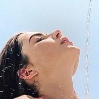 Jade Picon Nue