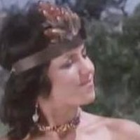 Julie Newdow Nue