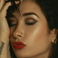 Karen Cabrera Nue