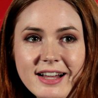 Karen Gillan Nue