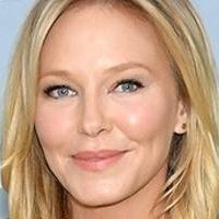 Kelli Giddish Nue