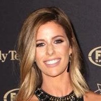 Lara Pitt Nue