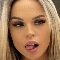 Larissa Sola Nue