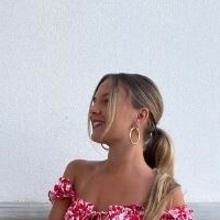 Laura Schwarzer Nue