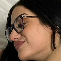 Layla West Nue