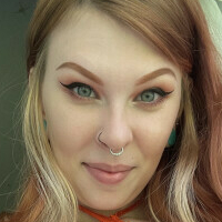 Leslie Lux Nue