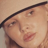 Lili Johansson Nue