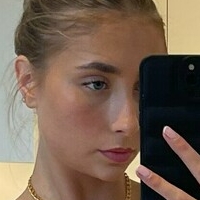 Lilly Phillips Nue