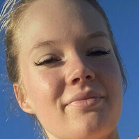 Lily Sinkonnen Nue
