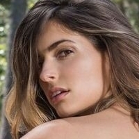 Lis Giolito Nue