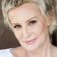 Lisa Hart Carroll Nue