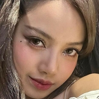 Lisa Manoban Nue